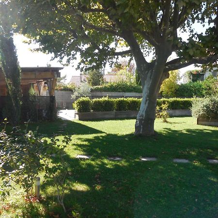 La Maison Bleue LʼIsle-sur-la-Sorgue Zewnętrze zdjęcie