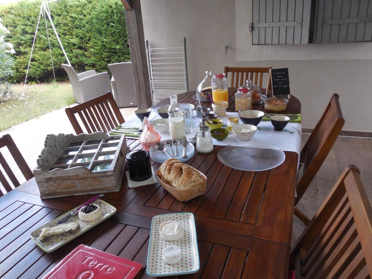 La Maison Bleue LʼIsle-sur-la-Sorgue Zewnętrze zdjęcie