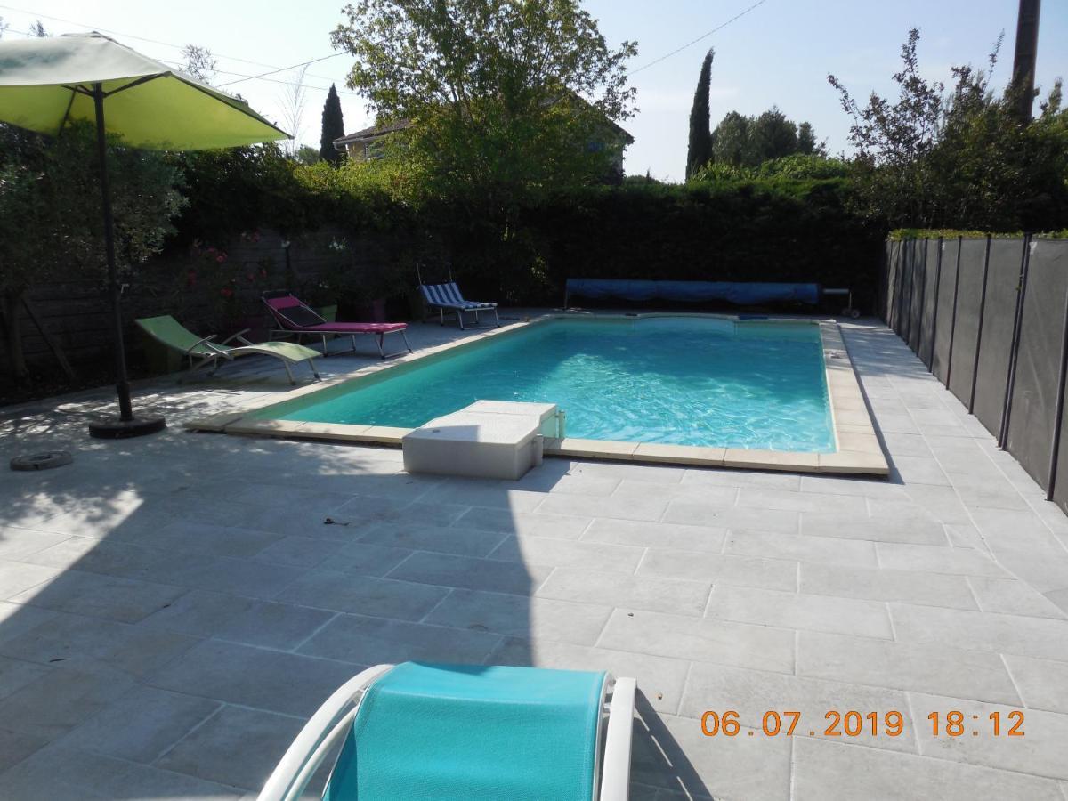 La Maison Bleue LʼIsle-sur-la-Sorgue Zewnętrze zdjęcie